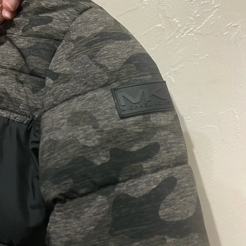 Michael Kors Boys Hooded Camo-Print Puffer Jacket Size 4T Water Resistant